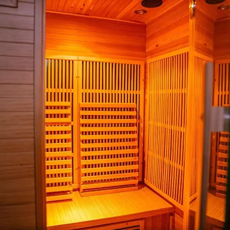 Le Voluptueux ~ Sauna ~ Jacuzzi ~ Centre-ville Apartment *