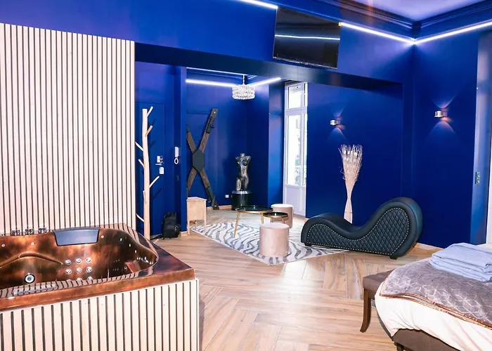 Lägenhet Le Voluptueux ~ Sauna ~ Jacuzzi ~ Centre-ville