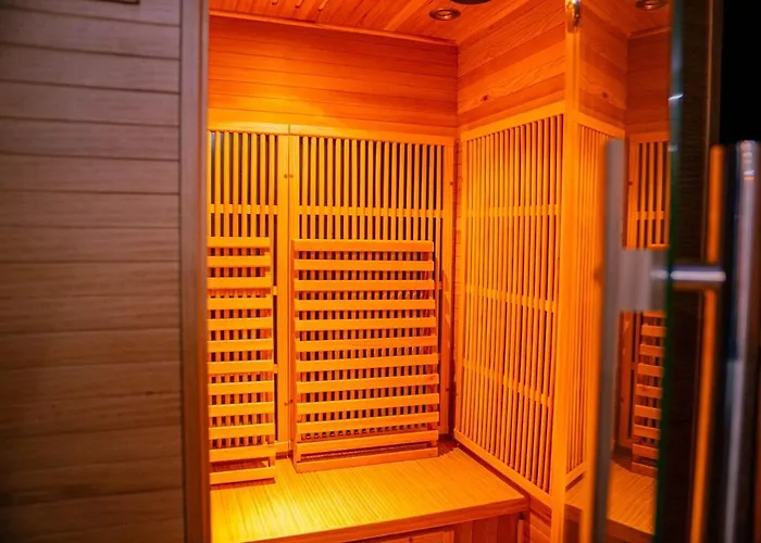 Le Voluptueux ~ Sauna ~ Jacuzzi ~ Centre-ville Lägenhet *