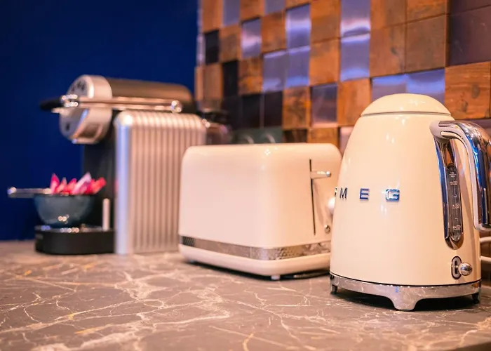 Le Voluptueux ~ Sauna ~ Jacuzzi ~ Centre-ville Lägenhet *