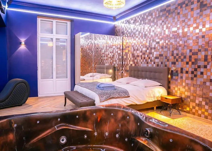 Lägenhet Le Voluptueux ~ Sauna ~ Jacuzzi ~ Centre-ville